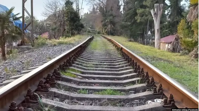 Вице-премьер РФ: рассматривается возможность ж/д сообщения с Грузией через Абхазию