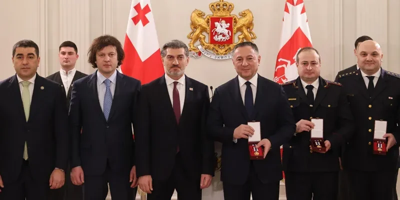 Кавелашвили наградил Орденом Почета представителей силовых структур