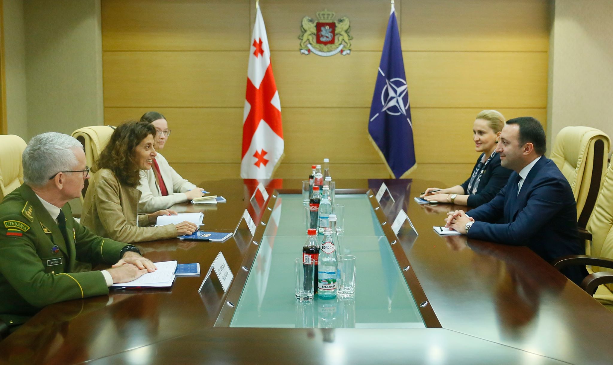 თავდაცვის მინისტრი NATO-ს სამეკავშირეო ოფისის ხელმძღვანელს შეხვდა