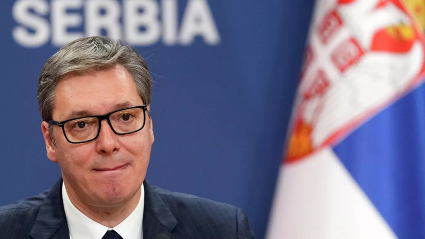 Президент Сербии внезапно заболел накануне визита на парад к Путину