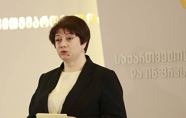 "ხაზარაძისგან განსხვავებით, კარგად ვაცხობ ხაჭაპურს, კარგად ვაშენებ გზებს "