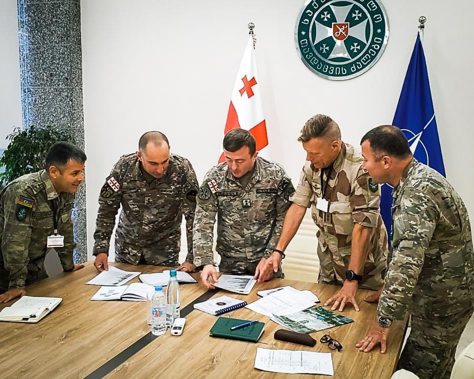 საქართველოში ნატო–ს სახმელეთო ძალების სარდლობის ოფიცრები იმყოფებიან