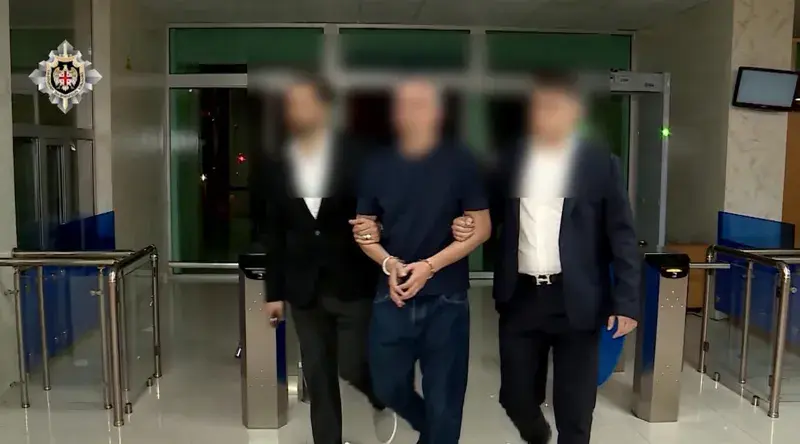 State Security Service: The former Deputy Minister of Defense, the former head of the Procurement Department of the same ministry, and a close relative of the then Minister of Defense have been arrested