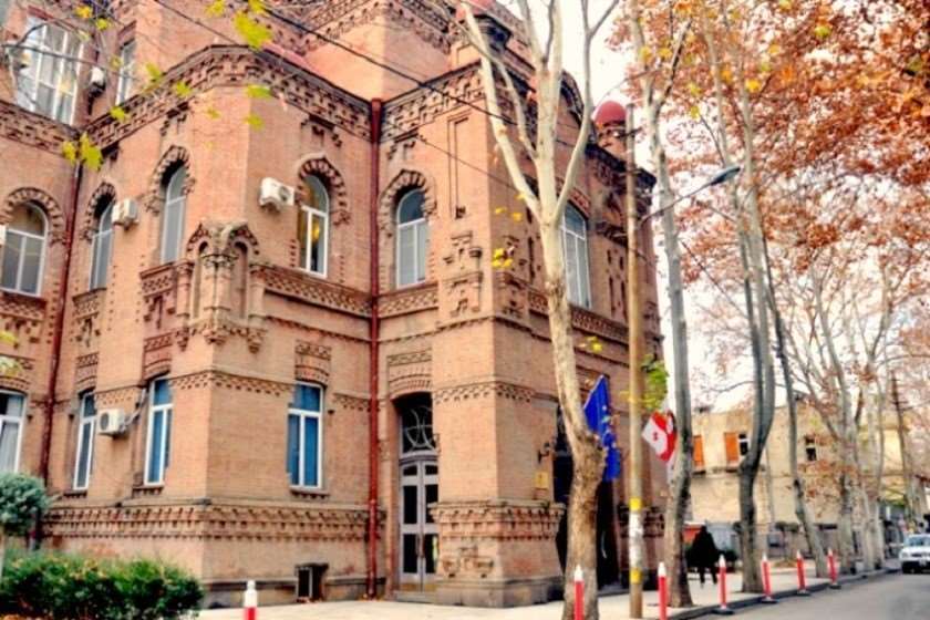განათლების სამინისტრო პირში გაწეულ ხარჯებთან დაკავშირებით ინფორმაციას პასუხობს