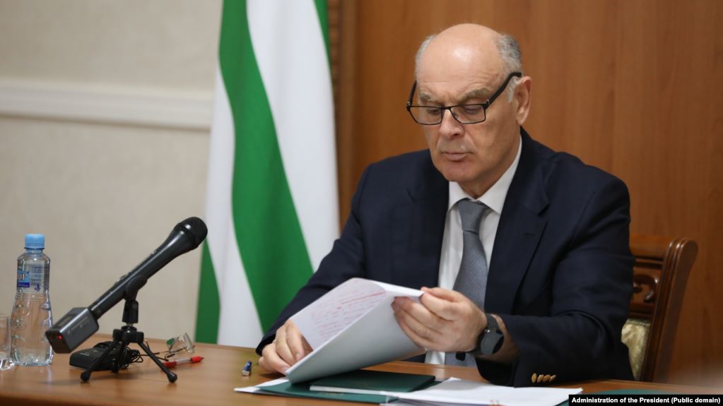 ასლან ბჟანია: «სხვის მიწას არავის ვართმევთ და არც ჩვენსას დავთმობთ»