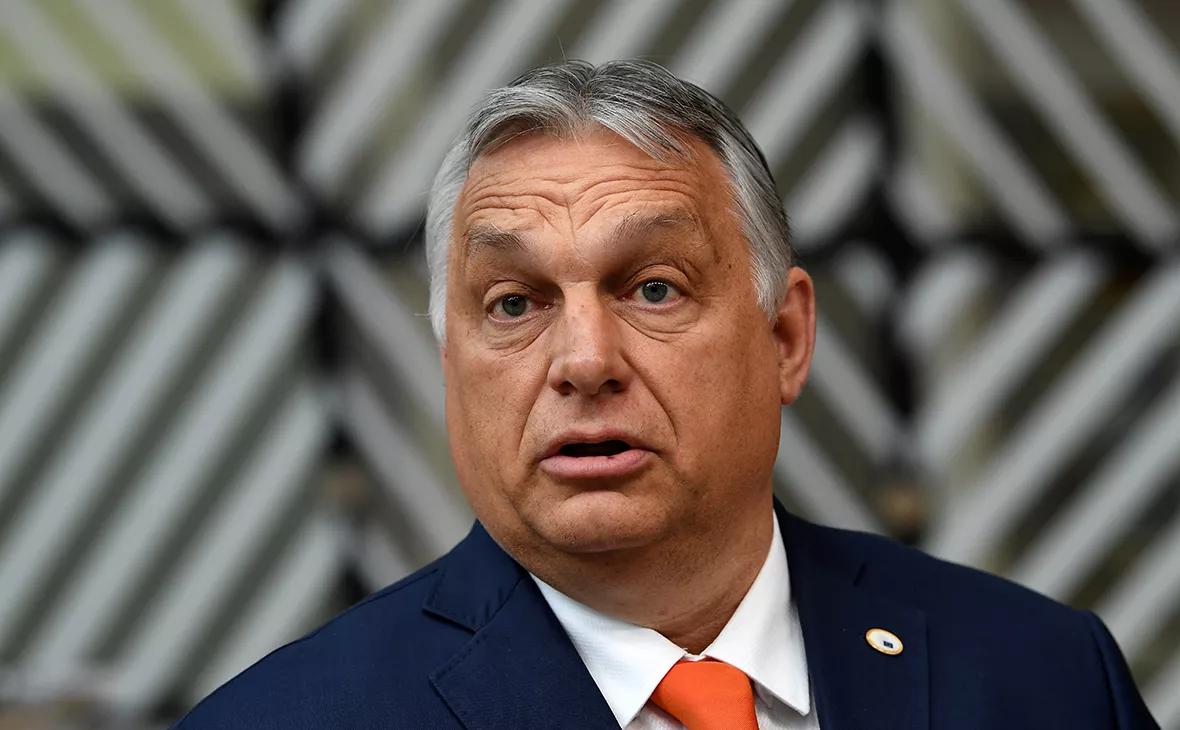 Орбан не встал во время минуты молчания в память о Навальном