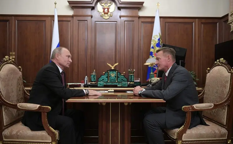 Путин отправил в отставку главу Минтранса Романа Старовойта