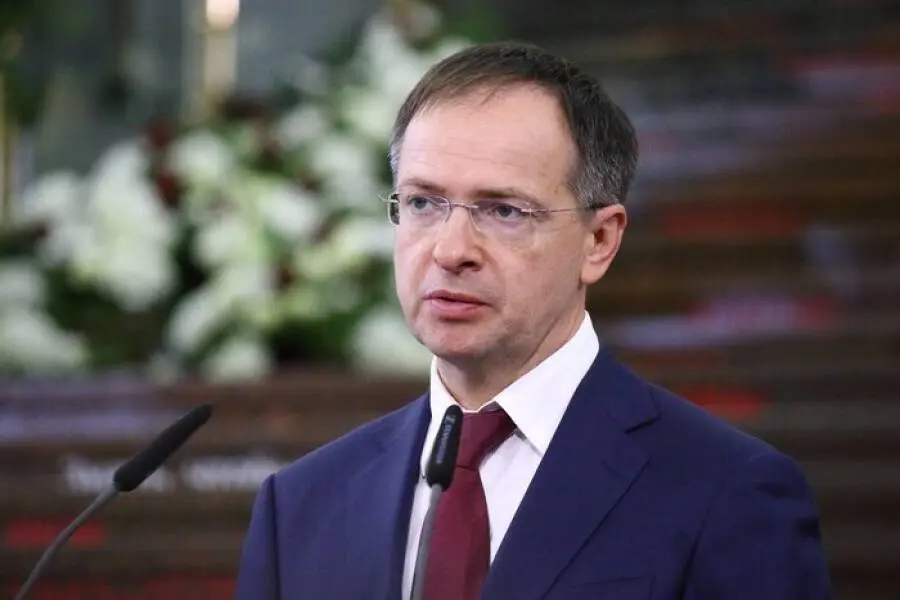 Баку обвинил в некомпетентности помощника президента РФ Мединского