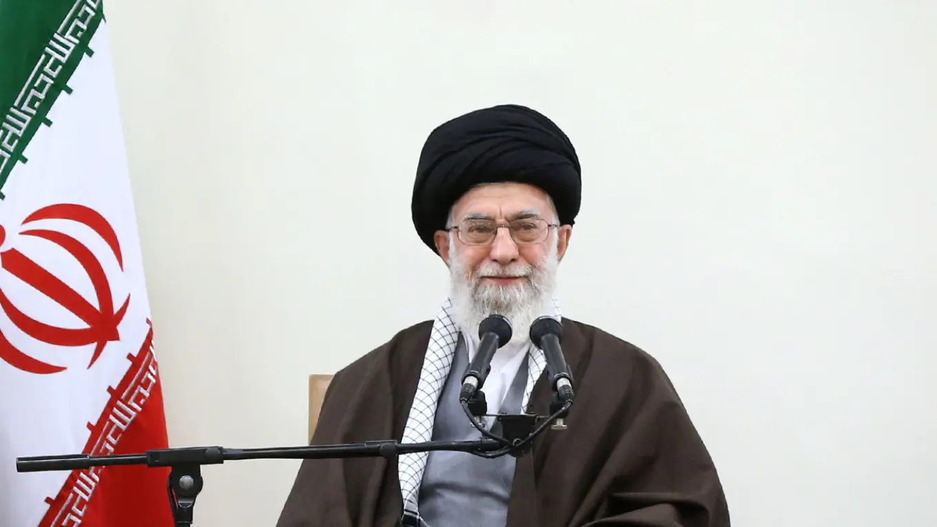 Iran International: аятолла Хаменеи спрятался в бункере после начала ударов Израиля по Ирану
