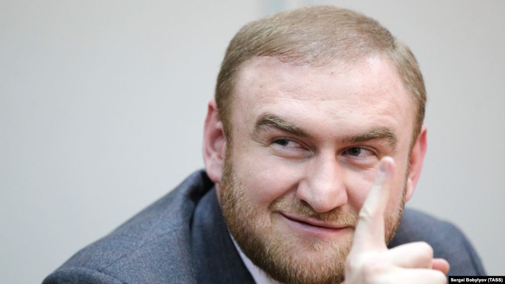 Рауфа Арашукова лишили полномочий сенатора от Карачаево-Черкесии
