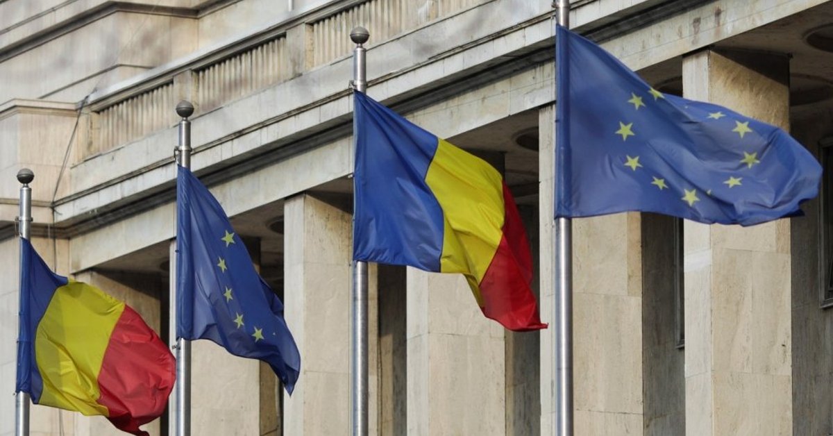 В Румынии на выборах президента лидирует евроскептик Симион