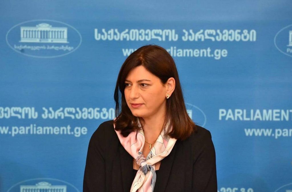 სოფიო ქაცარავა დეპუტატის მანდატს ტოვებს