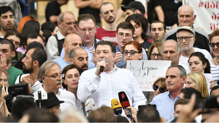 რა შემთხვევაში შეწყდება პროტესტი რუსთაველზე