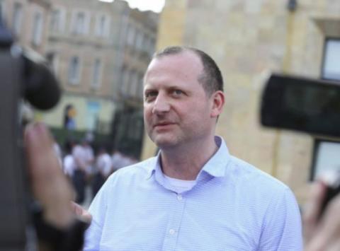 "თუ დეპუტატები პარლამენტში შევლენ, პოლიციამ ძალა უნდა გამოიყენოს"
