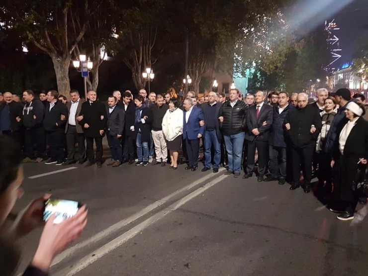 ოპოზიცია სამოქმედო გეგმაზე „მაინც დაგაბოქლომებთ“ შეთანხმდა