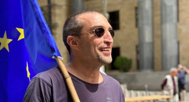 დაკავებული ექიმი შიმშილობას განაგრძობს, მას ბრალს დღეს წარუდგენენ