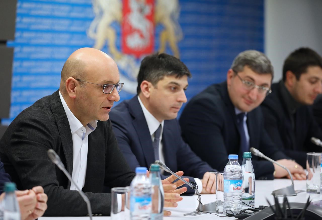 ფინანსთა მინისტრმა შემოსავლების სამსახურის ახალი ხელმძღვანელი წარადგინა