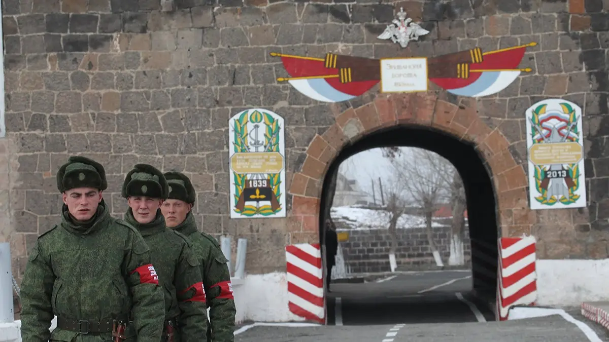 Полиция Еревана не дала военным РФ похитить российского дезертира