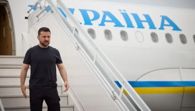 ვოლოდიმირ ზელენსკი “დიდი შვიდეულის” სამიტზე ჩავიდა