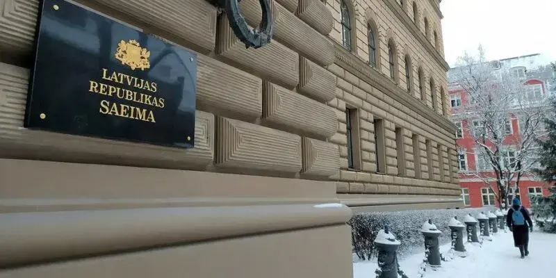 Латвия объявила о депортации еще 841 гражданина РФ