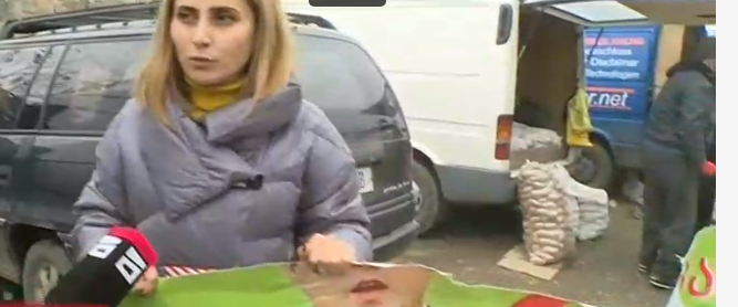 ბოდბისხევის ბაზართან ვითარება დაიძაბა: „ეს ბანერი თავზე დამახია დეპუტატმა“