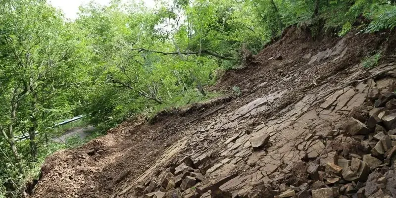 На части дороги Жинвали-Барисахо-Шатили временно ограничено движение транспорта