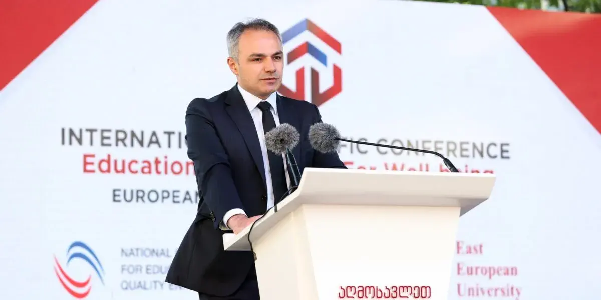 Александр Цуладзе подал в отставку с должности главы Минобразования Грузии