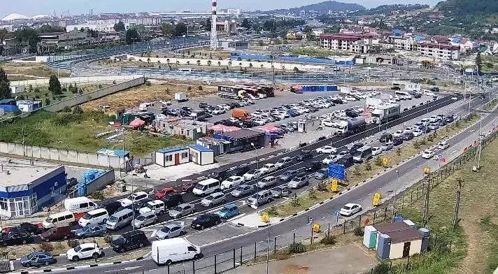 Минтранс РФ: больше всего машин в 2025 году проехало через «границу» с оккупированной Абхазией