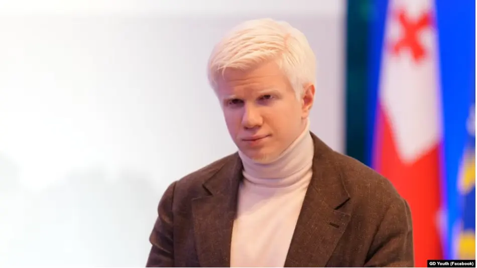 Младший сын Иванишвили осудил насилие и призвал к дебатам без оскорблений