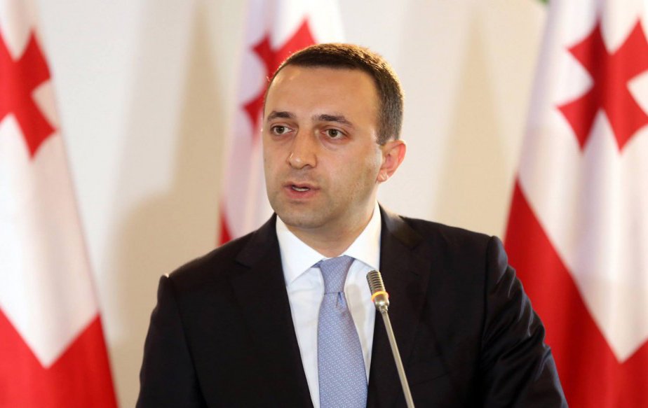 თავდაცვის მინისტრი პრეზიდენტს პასუხობს