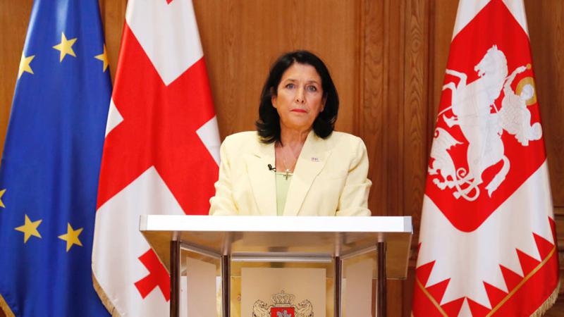 პრეზიდენტი: "ძალიან მეამაყებით, მეამაყება საქართველო, შედგა ეროვნული თანხმობა მთავარზე, რომ არ შეიძლება, რომ საქართველო ვინმემ დააბრუნოს რუსეთში"
