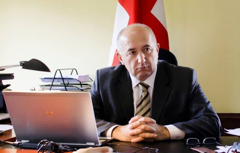 "მაინც მგონია, რომ ლავროვი უნდა ჩამოვიდეს და ჩატარდეს მრავალათასიანი მიტინგი"
