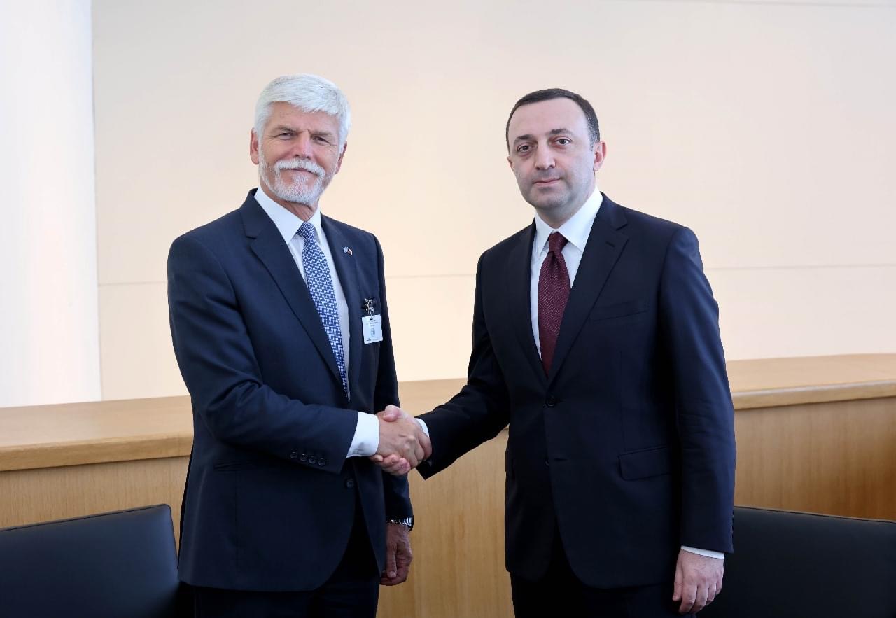 ირაკლი ღარიბაშვილი: ნაყოფიერი შეხვედრა მქონდა ჩეხეთის რესპუბლიკის პრეზიდენტ პეტრ პაველთან, საუბარი შეეხო საქართველოს პროგრესსაც ევროინტეგრაციის გზაზე და ევროკავშირის კანდიდატი ქვეყნის სტატუსს