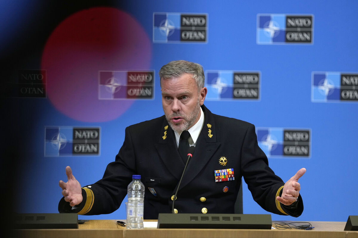 ადმირალი ბაუაერი: NATO უნდა მოემზადოს ეპოქისთვის, რომელშიც შეიძლება ველოდოთ მოულოდნელს, კერძოდ, ომს