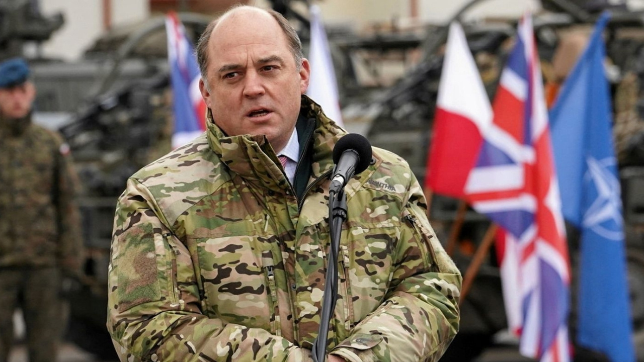 ბენ უოლესი: "უკრაინამ ზამთარში შეტევა უნდა განაგრძოს"