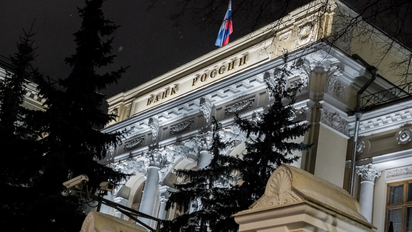 ЦБ обнаружил рекордное за 12 лет бегство «теневого» капитала из России