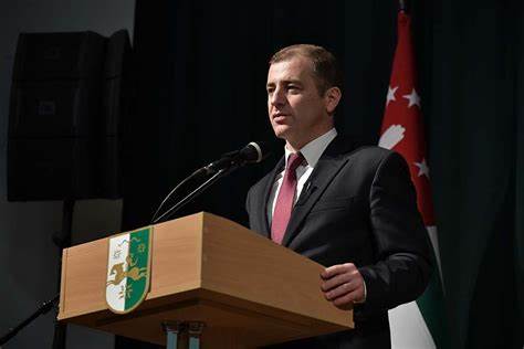Лидер «Аруаа»: на президентских выборах мы поддержим Адгура Ардзинба