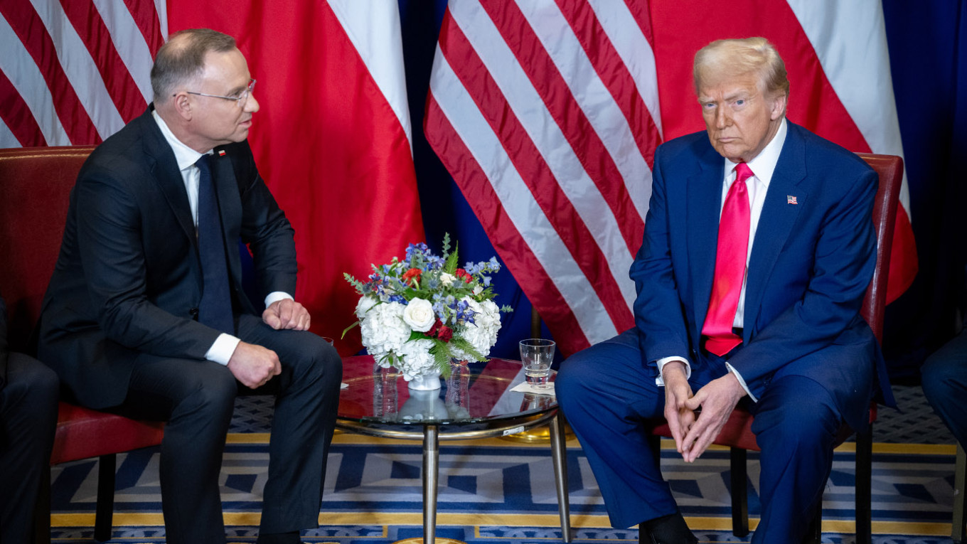 Президент Польши попросил у США ядерное оружие