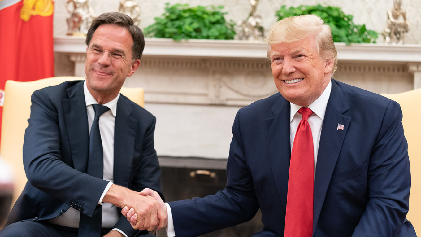 Генсек НАТО взялся убедить Трампа не толкать Украину к миру на условиях Путина