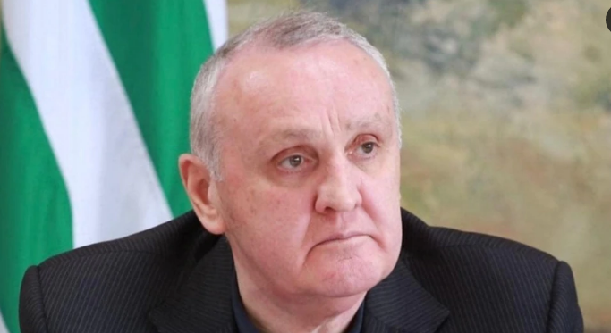 Александр Анкваб продолжает курс лечения в Москве
