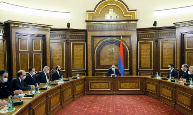 Пашинян провел заседание Совбеза, глава Генштаба на нем не присутствовал