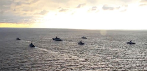 Россия после учений оставила в Черном море два десантных корабля