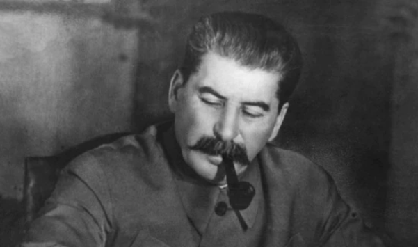 В Дагестанских Огнях демонтировали вызвавший скандал бюст Сталина