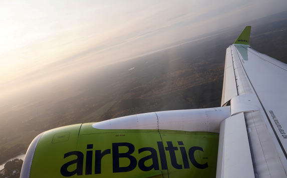 Латвийская airBaltic отказалась от полетов над Белоруссией