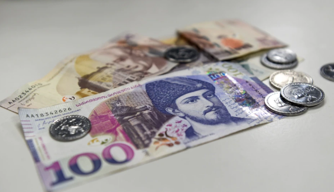 Лари отыгрывает потери – за месяц грузинская валюта подорожала на 10%