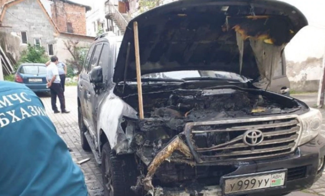 В Абхазии задержан подозреваемый в поджоге автомобиля Виталия Габния