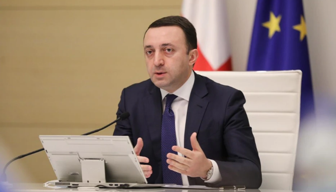 Премьер-министр Грузии призвал граждан вакцинироваться активно