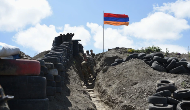 Трое армянских военных погибли в бое на границе с Азербайджаном