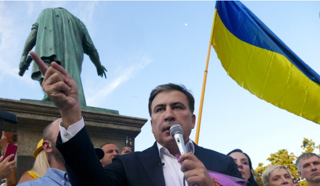 В Украине несколько чиновников отстранили от работы из-за выезда Саакашвили