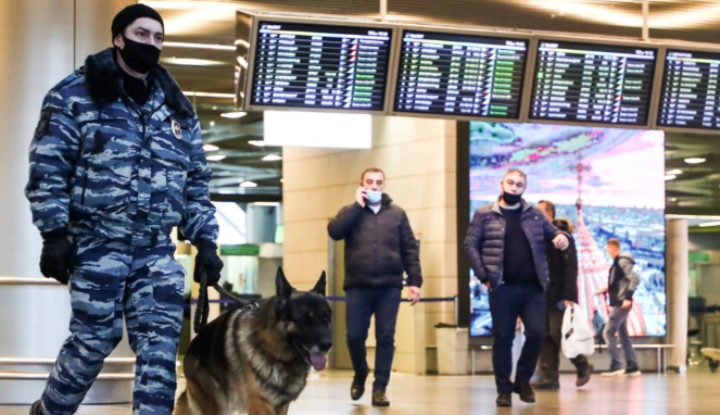 Из России депортировали гражданина Грузии, сбежавшего от конвоя в аэропорту